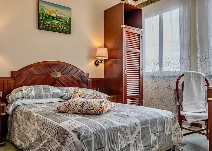 Thr - Isa-Hotel In Cecina Just 100 Mt From The Sea