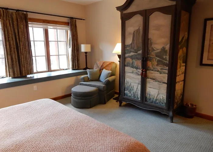 Modern King Room In Heart Of Mt, Crested Butte