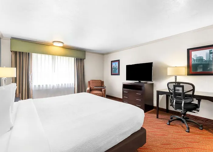 Best Western Plus Parkway Inn