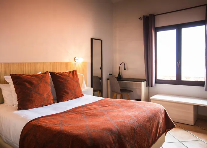 Le Relais Des Trois Mas
