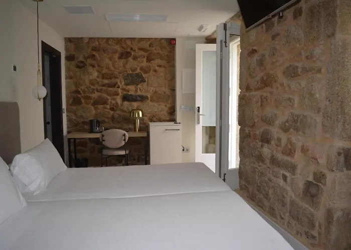 Corona de Galicia Rooms