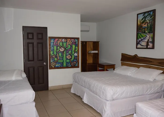 Hotel Leon Inn