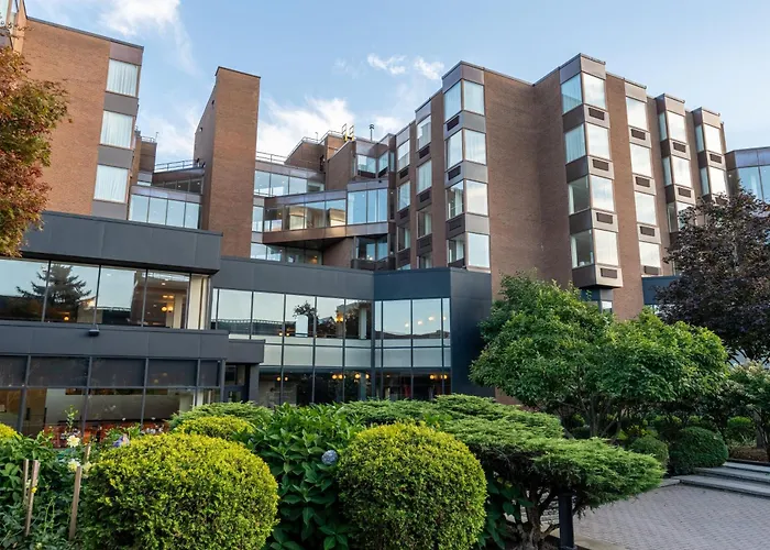 Dev Hotel And Conference Centre