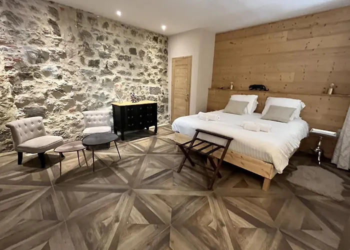 Le 19 - Chambre Patio 34m2 - Centre Historique - Clim