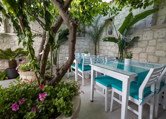 Kairos Hotel