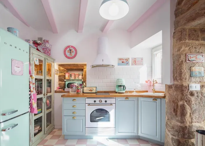 La Suite Años 50. La casa Barbie. Bañera, chimenea