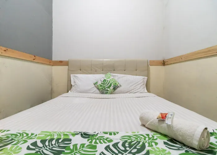 Safaraz Garden Near Galaxy Bekasi Mitra Reddoorz