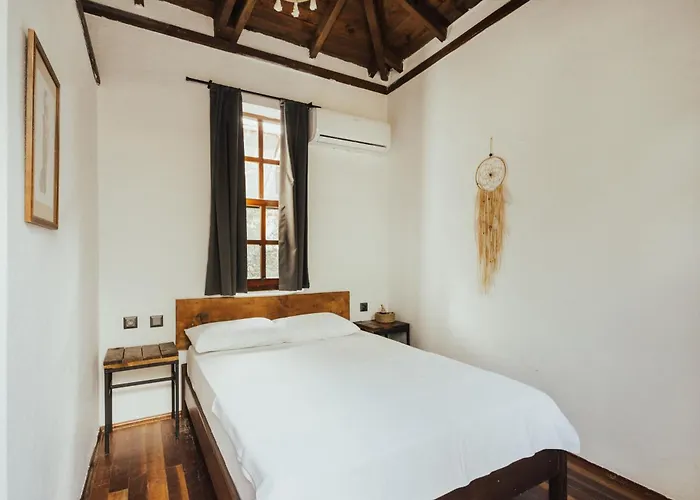 Eski Yeni Tatil Evi Olympos
