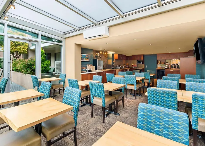 Best Western Plus Inner Harbour Hotel