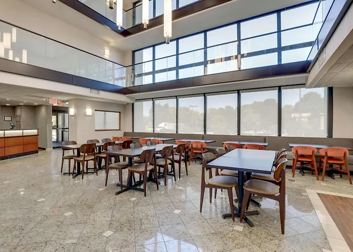 Drury Inn & Suites Charlotte University Place