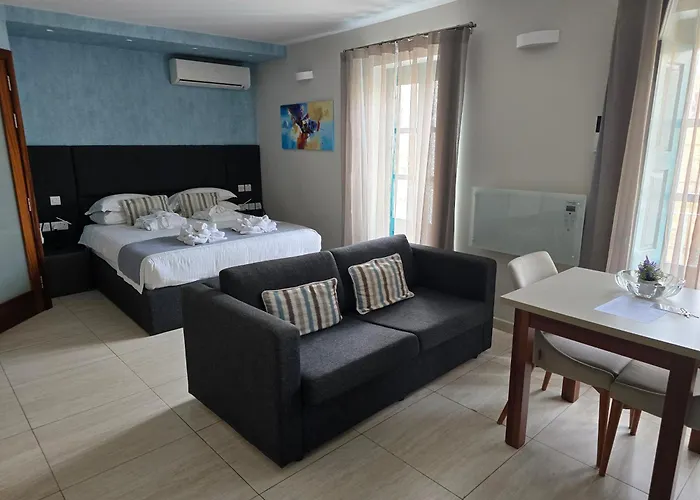 D Townhouse Boutique Suites
