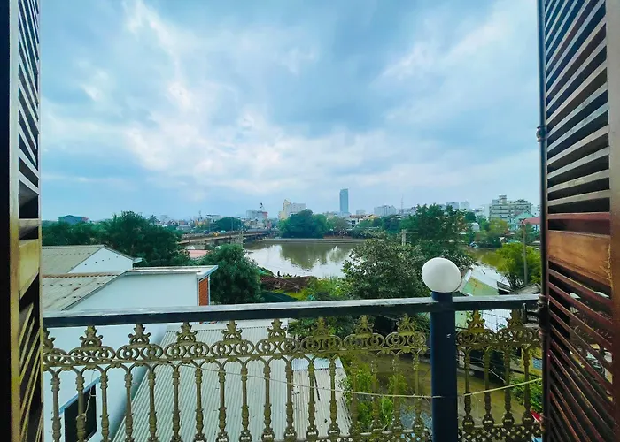 Nam Phuong Riverside Villa