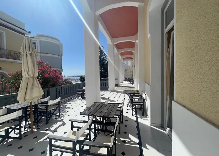 Tinion Urban Hotel