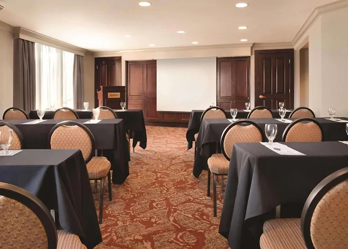 Radisson Hotel Cincinnati Riverfront