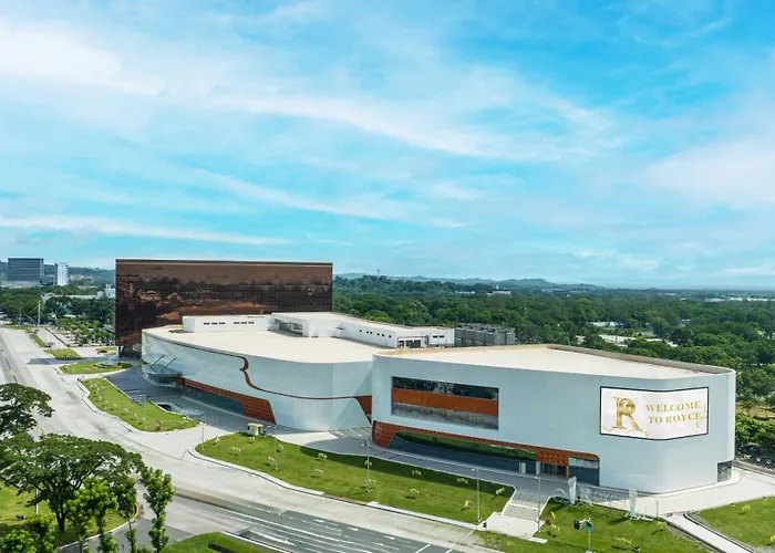 Royce Hotel & Casino