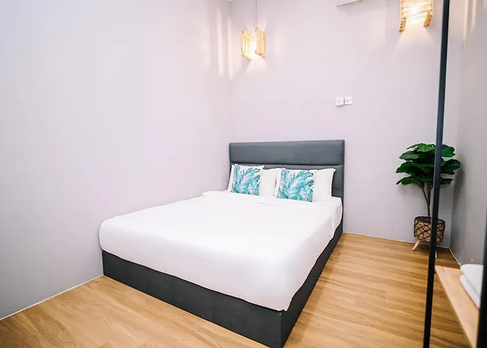 Swing & Pillows - 87 Chulia St, Georgetown Penang
