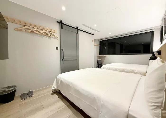 N2 Hotel