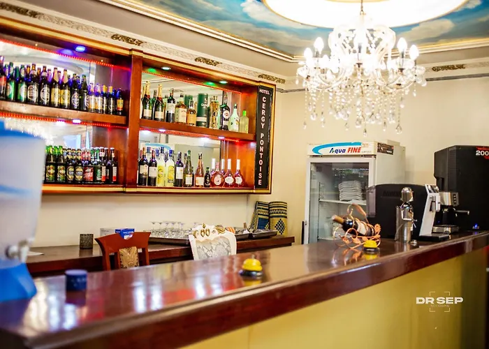 CERGY PONTOISE Hôtel Bafoussam
