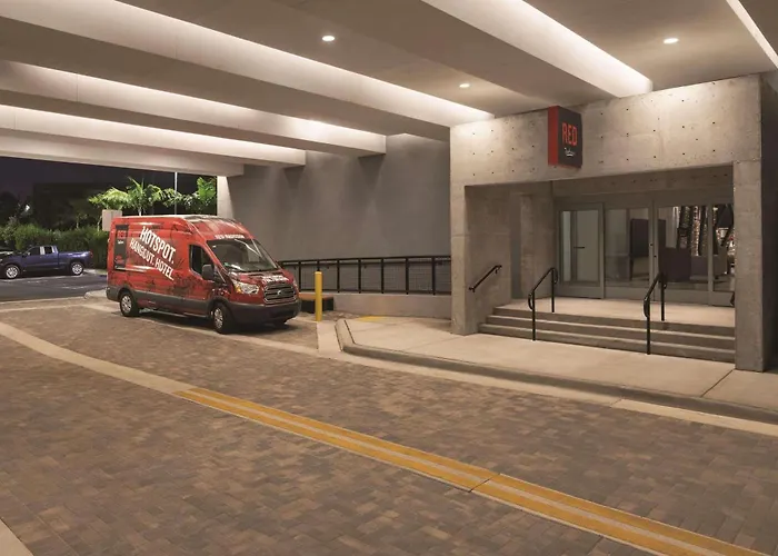 Radisson Red Miami Airport