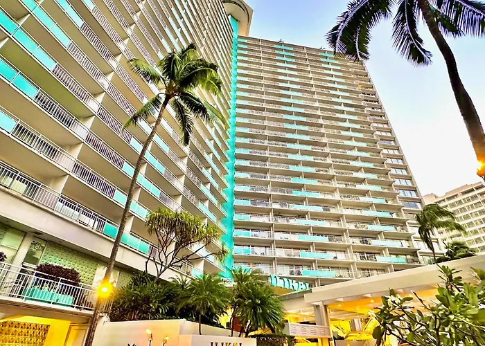 Waikiki Beach Experience! Luxury Oceanview Suite!