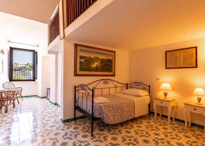 Hotel Torre Dei Borboni