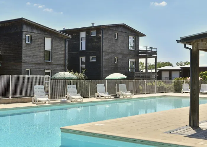Résidence de tourisme avec piscine, le Domaine de Saint Orens