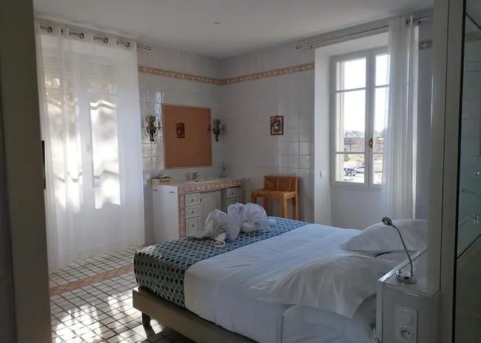 Domaine De La Nerthe- Hotel Provence Mediterranee