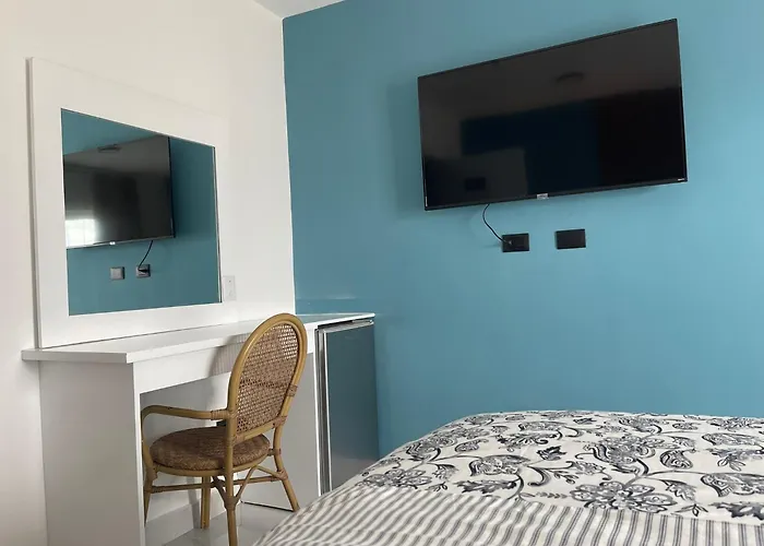 All Seasons Hotel