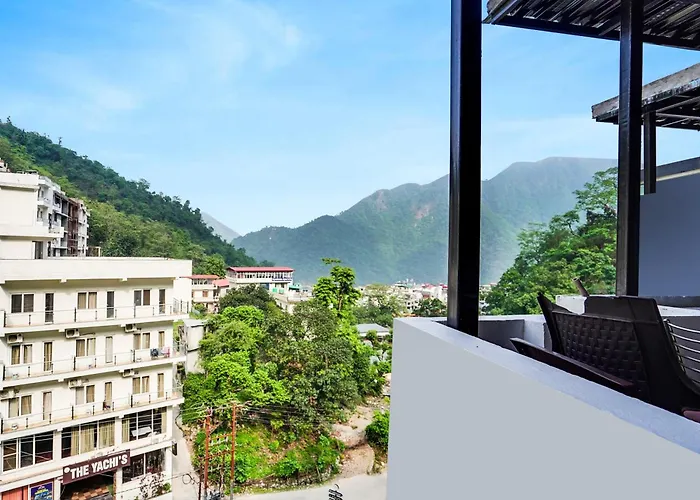 Super Townhouse Tapovan