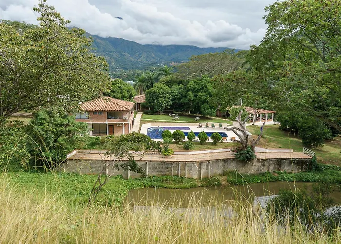Tres Lagos Hotel