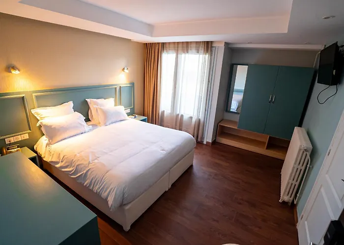 Breeze Hotel