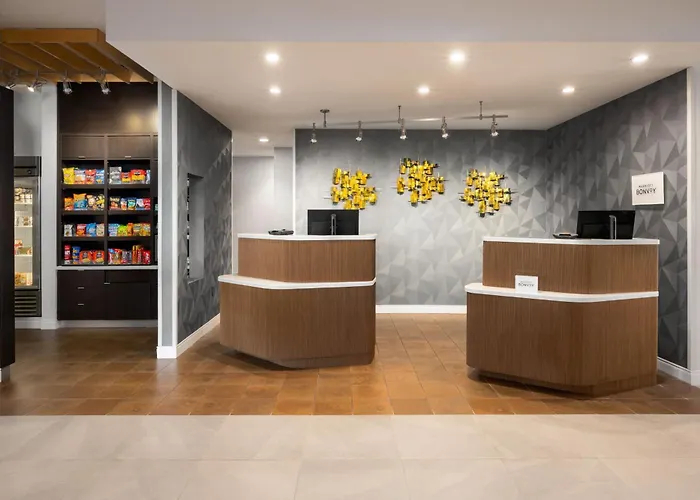 Courtyard By Marriott Auburn