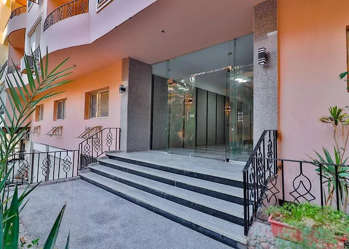 Delmar Apartments