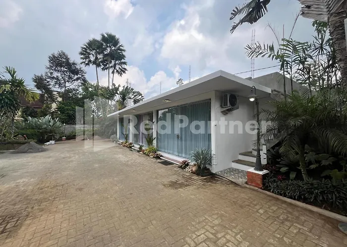 Villa Layar Selorejo Mitra Reddoorz