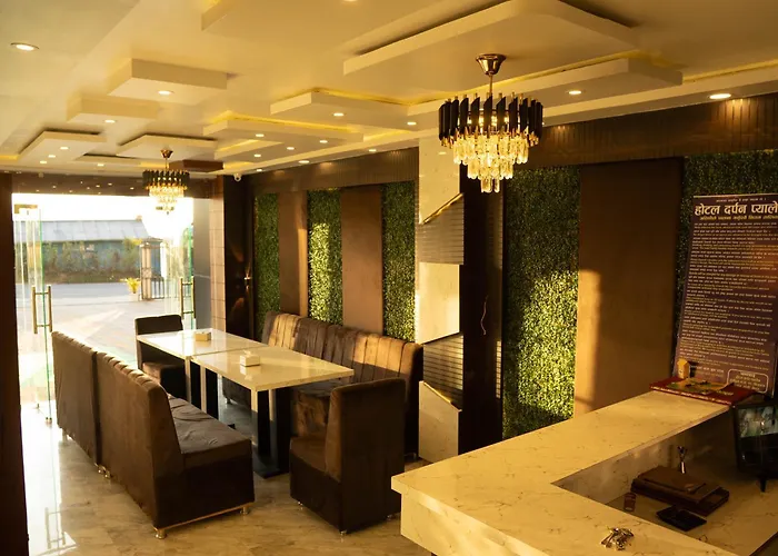 Hotel Darpan Palace
