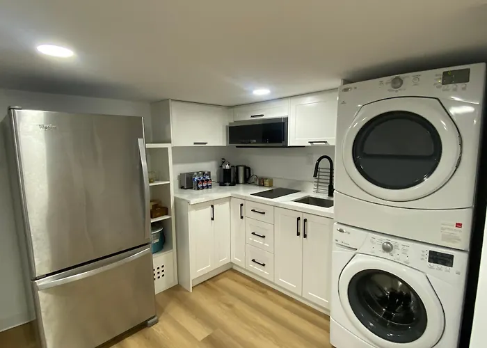 Choice Downtown 2Br Lower Suite & 3Br Duplex