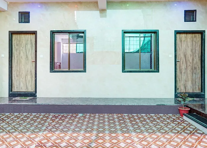 SPOT ON Hotel Raj Villa