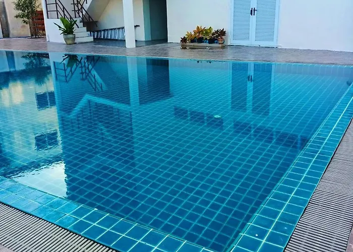 Mayflower Grande Suite Hotel