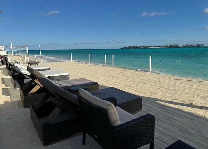 Studio, 100 Feet From The Beach