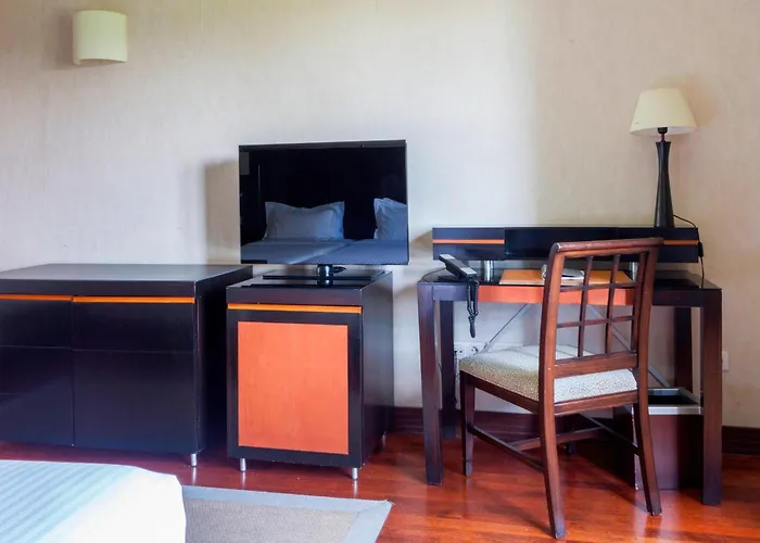 Ac Hotel Palacio De Santa Ana By Marriott