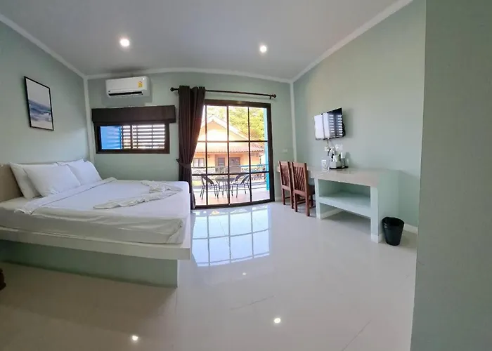 J & Ariya Hotel Near Samui Airport And Koh Phangan Pier