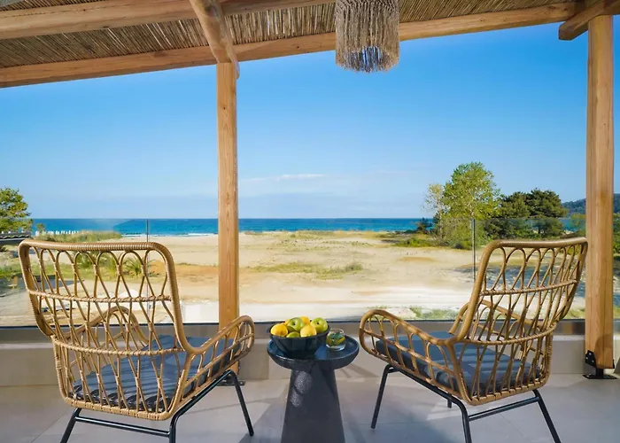 Amo Golden Suites