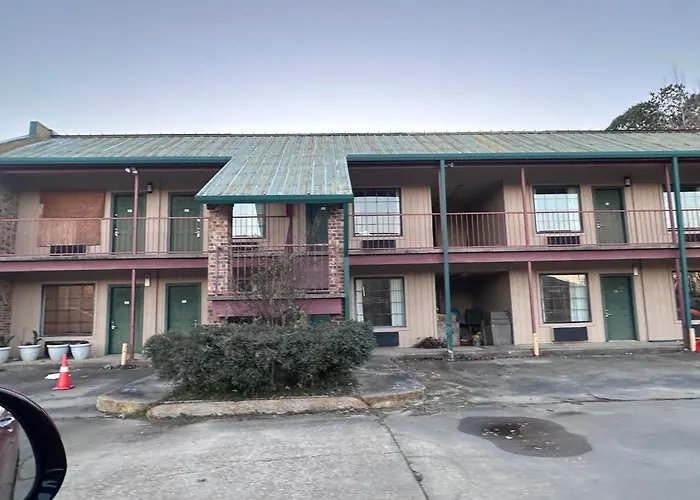 Country Inn & Suite