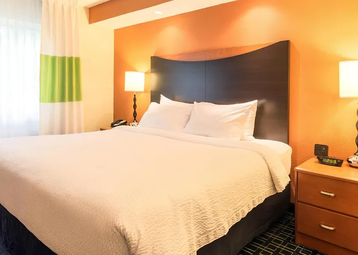 Fairfield Inn & Suites Canton