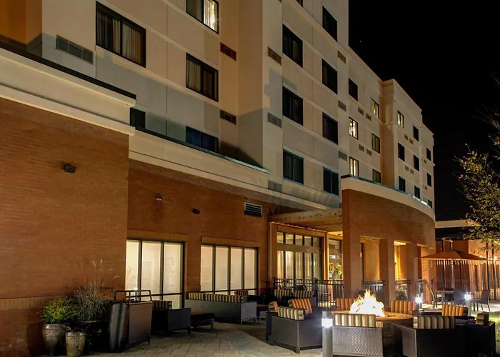 Courtyard By Marriott Carrollton