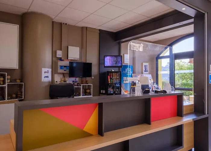 B&B HOTEL Villeneuve Loubet Village