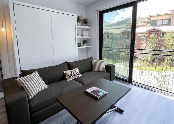 Slope Side Studio In The Heart Of Canyons Village With Heated Pool & Hot Tub!