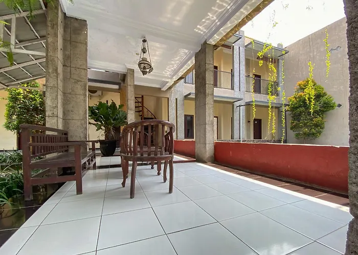 Urbanview Surya Guest House Probolinggo