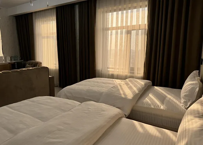Aram Baland Hotel