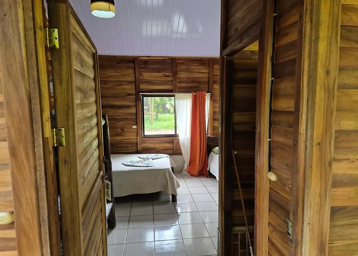 Rio Celeste Ecolodge